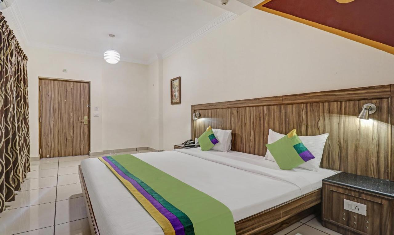 Treebo Komfort Suites, 3 Km From Mysore Palace Exterior foto