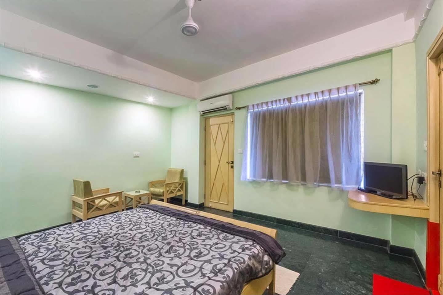 Treebo Komfort Suites, 3 Km From Mysore Palace Exterior foto