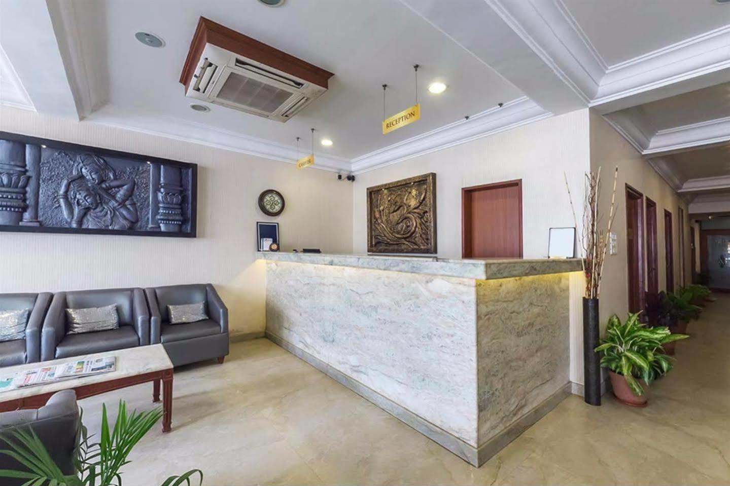 Treebo Komfort Suites, 3 Km From Mysore Palace Exterior foto